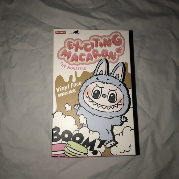 NEW SEALED Sesame Bean Labubu Exiting Macaron Authentic Vinyl Face Blind Box - Picture 1 of 3